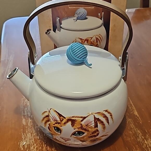 Copco Kit T. Cat 2 Quart Metal Tea Kettle W/Box NEW CAT - Picture 2 of 9